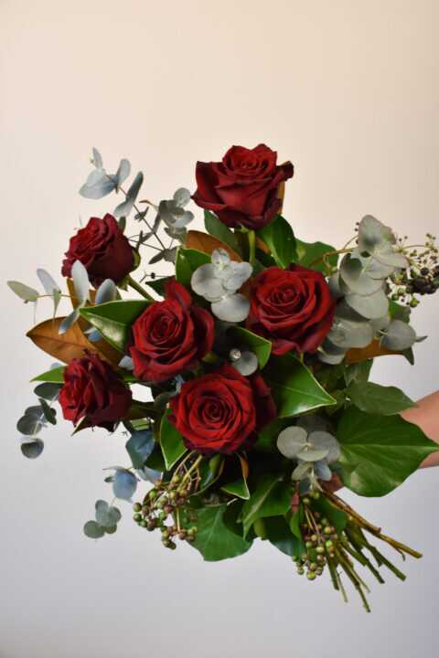 Raquel Red Roses